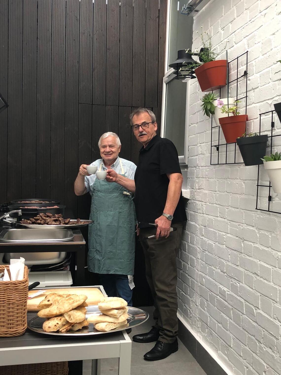 Cevapi making-volunteers cofee break